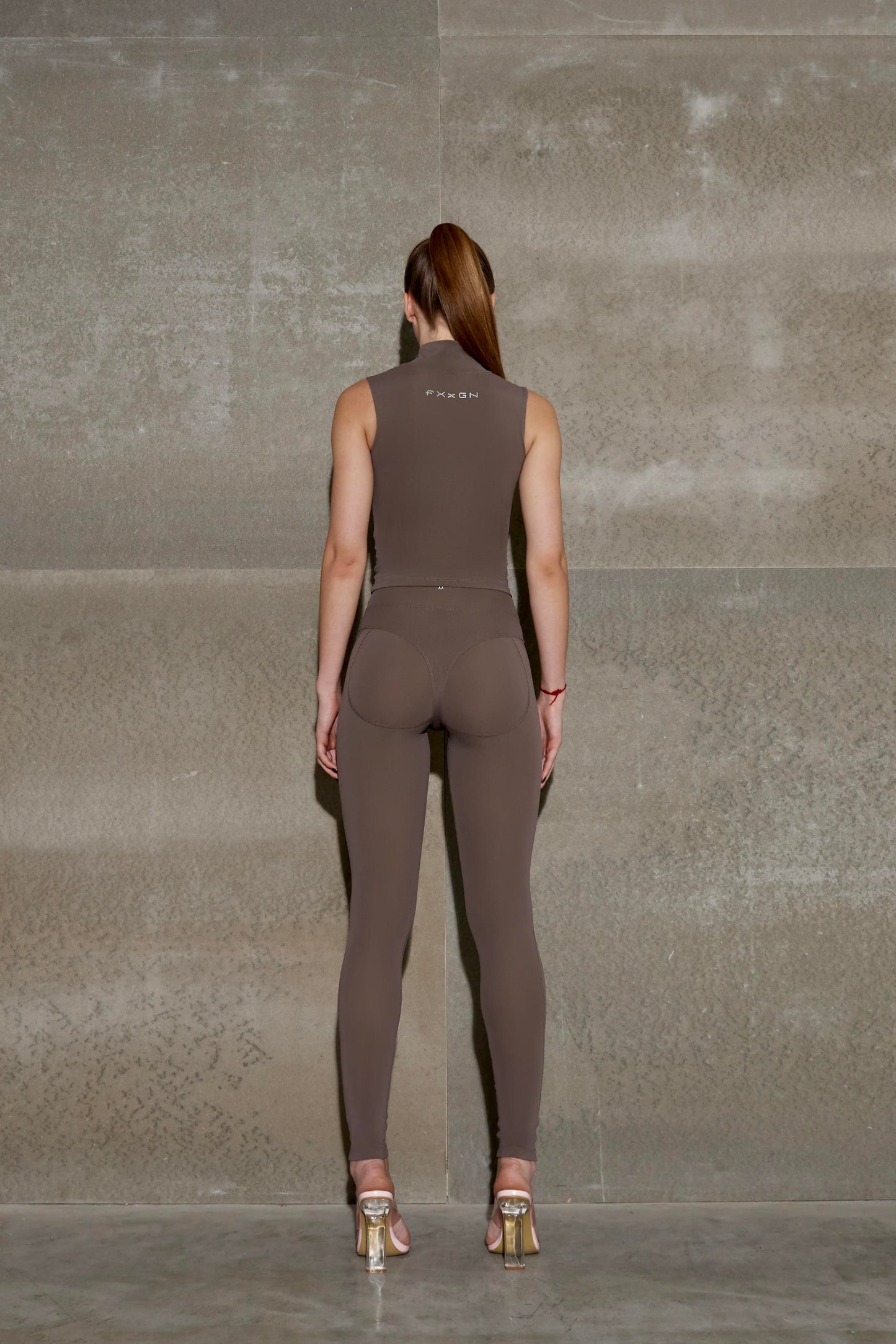Shape top ZIP