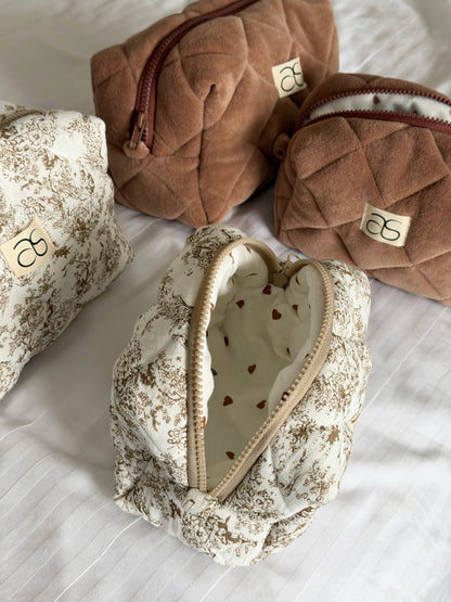 Cosmetic bag LOVE INSIDE